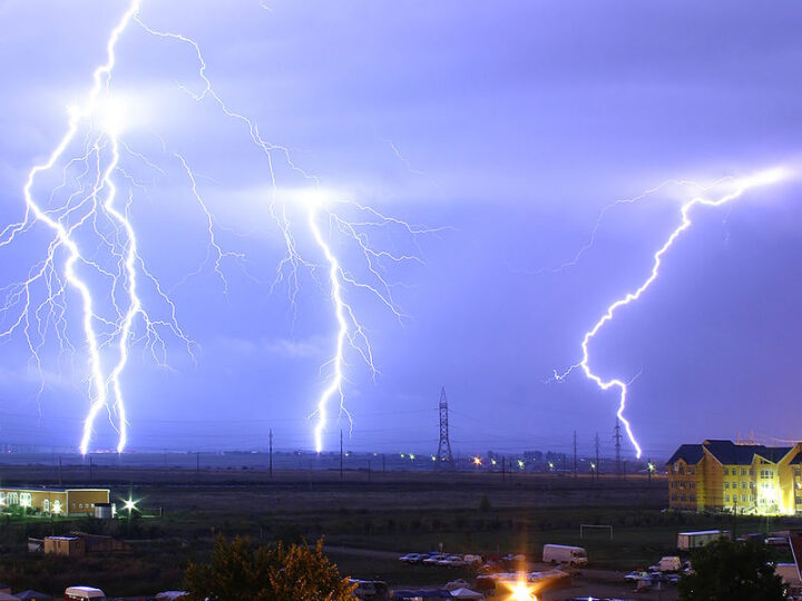 神戸市で雷・停電